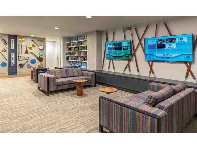 Enjoy 5 nights luxury condo @ WorldMark Austin, Austin, TX + Blurred Vines Credit