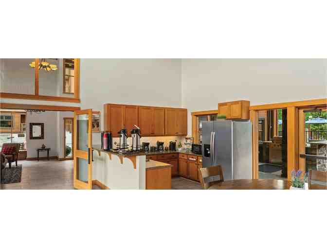 Enjoy 5 nights luxury condo @ WorldMark Lake House Chelan, Washington + One Wines Credit