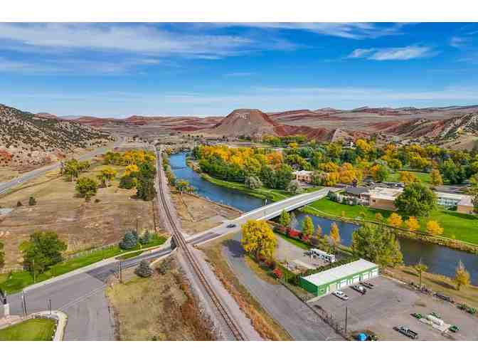 5 night Golf Getaway in Wyoming with Country Artist Bobby Chitwood + Gift - Photo 4