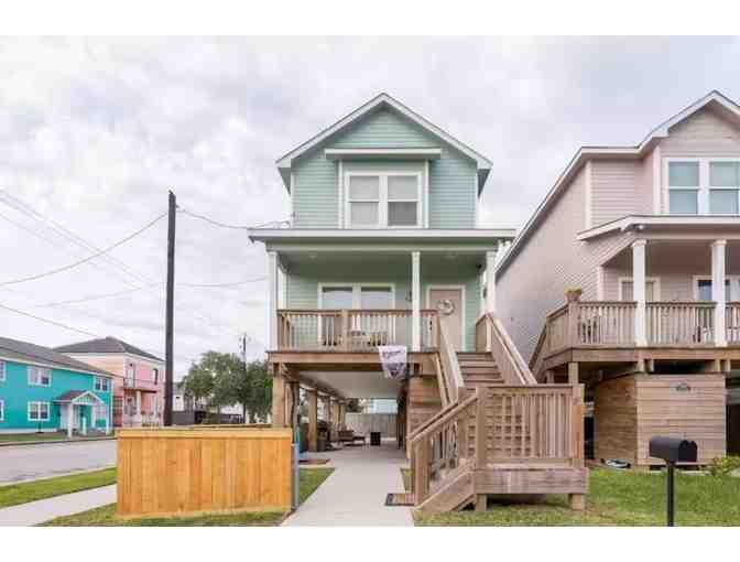 Tanker Surfing Adventure + 4-Night Galveston Beach House Stay + Gift - Photo 4