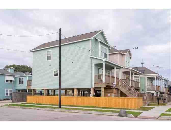 Tanker Surfing Adventure + 4-Night Galveston Beach House Stay + Gift - Photo 5