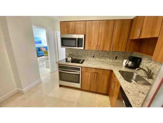 4 night South Beach Luxury Suite + Art Deco Tour + Gift - Photo 9