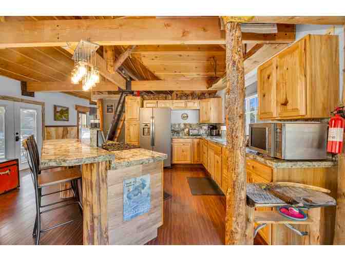 5 nights Unique Custom-Built Mountain Retreat with Hot Tub &mdash; Running Springs, CA + Gift - Photo 5