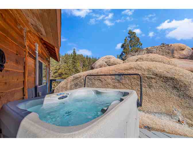 5 nights Unique Custom-Built Mountain Retreat with Hot Tub &mdash; Running Springs, CA + Gift - Photo 10