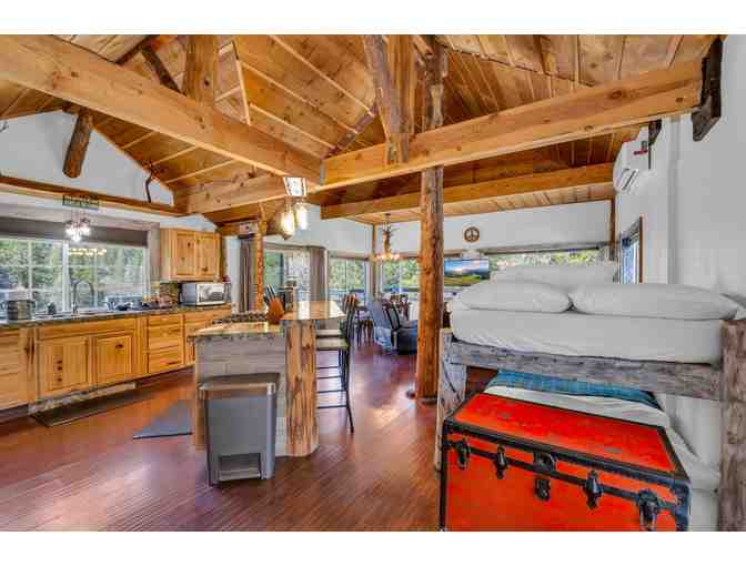 5 nights Unique Custom-Built Mountain Retreat with Hot Tub &mdash; Running Springs, CA + Gift - Photo 12