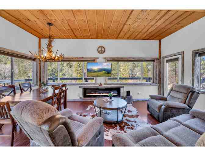 5 nights Unique Custom-Built Mountain Retreat with Hot Tub &mdash; Running Springs, CA + Gift - Photo 13