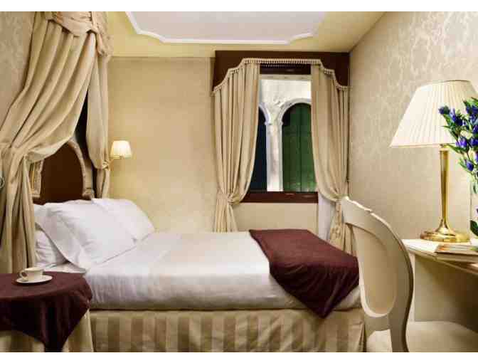 Three Nights in Venice + Gondola Ride