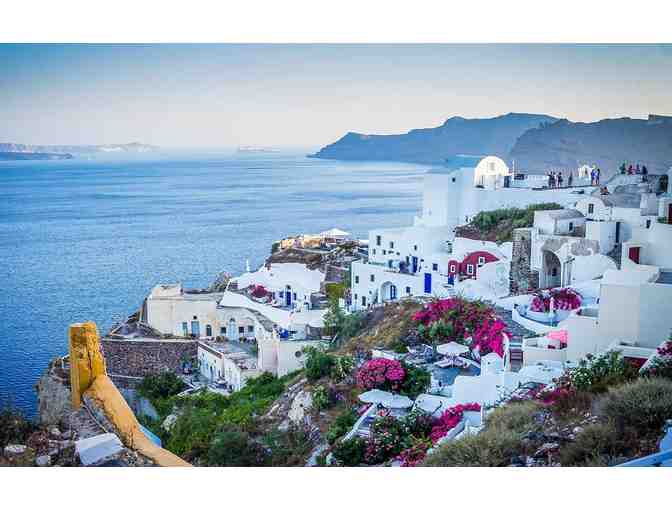 5 Nights in Santorini + Catamaran Cruise