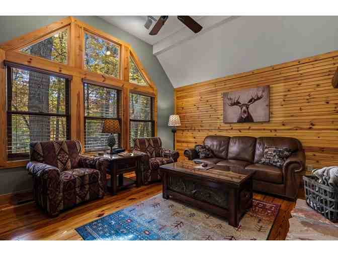 Cherry Ridge Retreat- Luxury Cabin Getaway