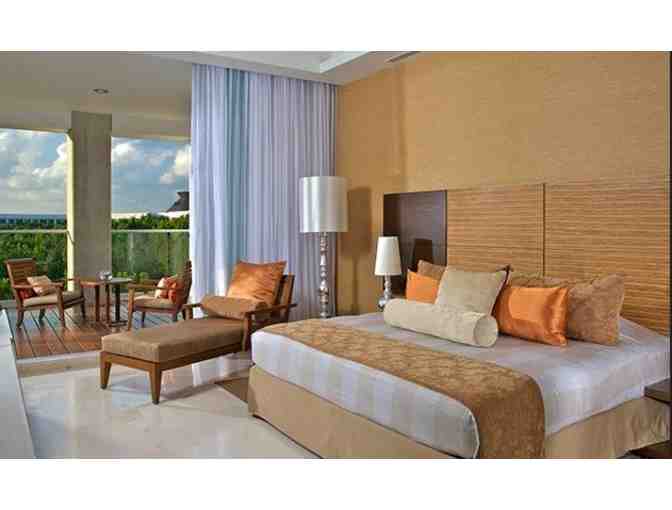 Luxury Trip for Six in Grand Luxxe Suite