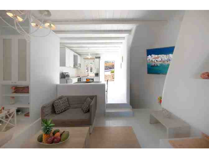 5 Nights in Luxurious Mykonos Villa