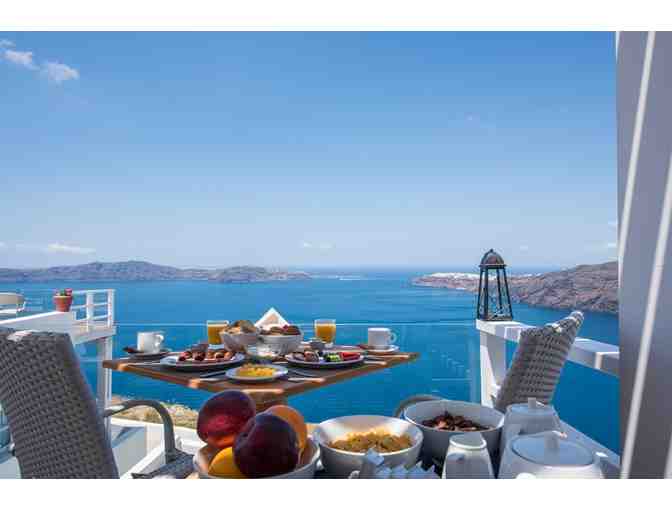 5 Nights in Santorini + Catamaran Cruise