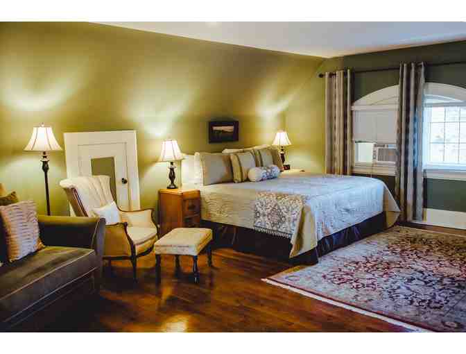 One Night at The Leonard at Logan B&B