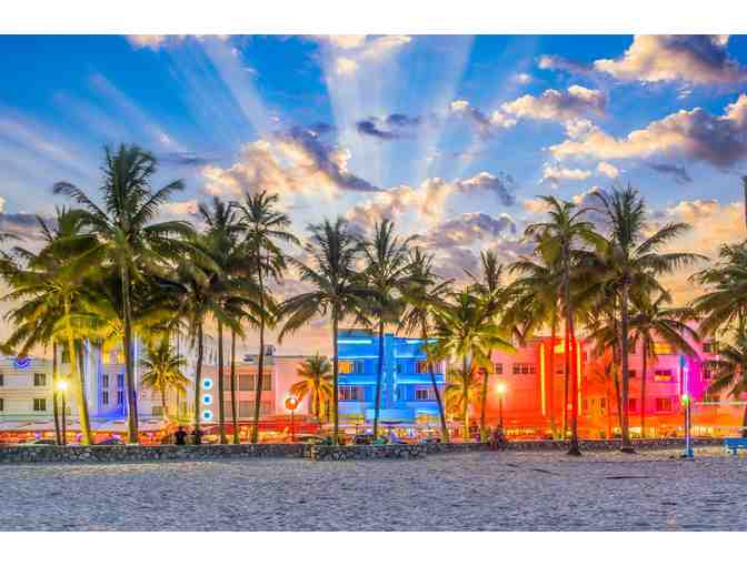 Foodies' Delight! 3 Nights + Food Tour