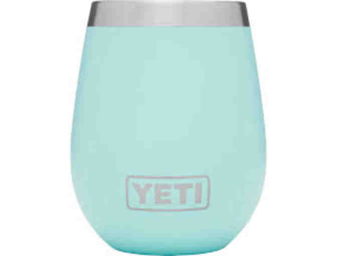 Ready for the Beach! Yeti Camino Carryall and 2 Yeti 10 oz. Ramblers