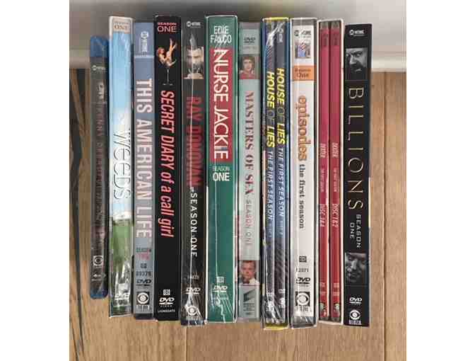 Showtime: Eleven DVD's + Blu-ray + Remote Control VW Bus