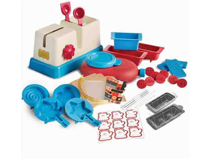 FAO Schwarz 59-Piece DIY Deluxe Chocolate Making Set