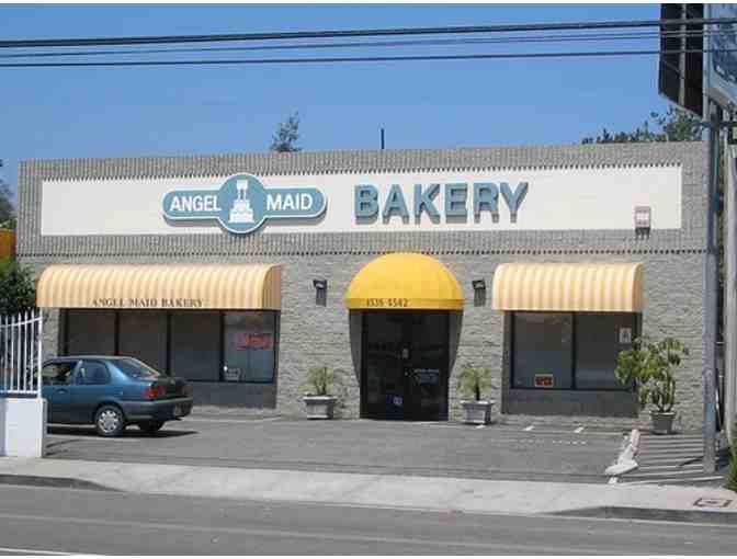 Angel Maid Bakery: Strawberry Shortcake (1 of 2)