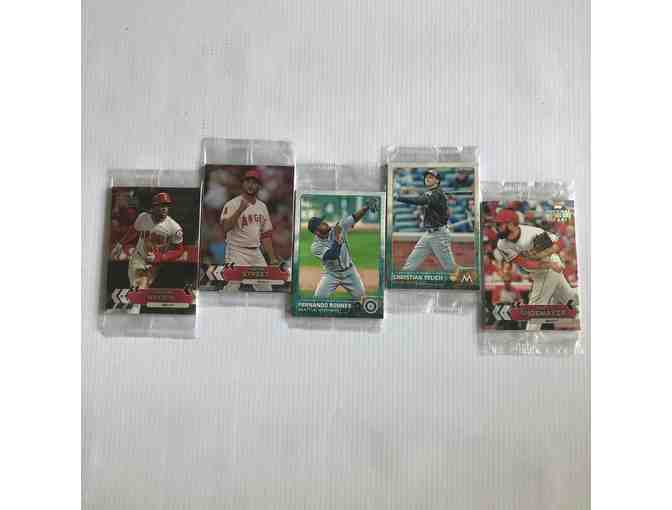 Vladimir Guerrero #27 Hall of Fame Bobblehead (SGA) 8/10/18 - LA Angels + Baseball Cards