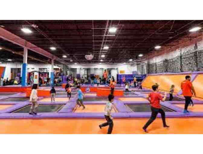 Altitude Chicago Trampoline Park - 10-Person Private Table Party