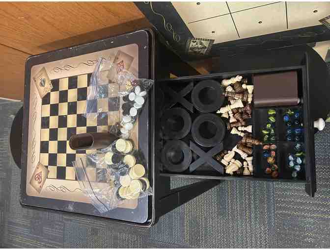 Game table and 2 Stools