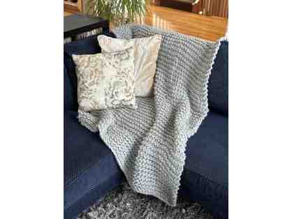 Luxurious 4x6 Handmade Wool Throw