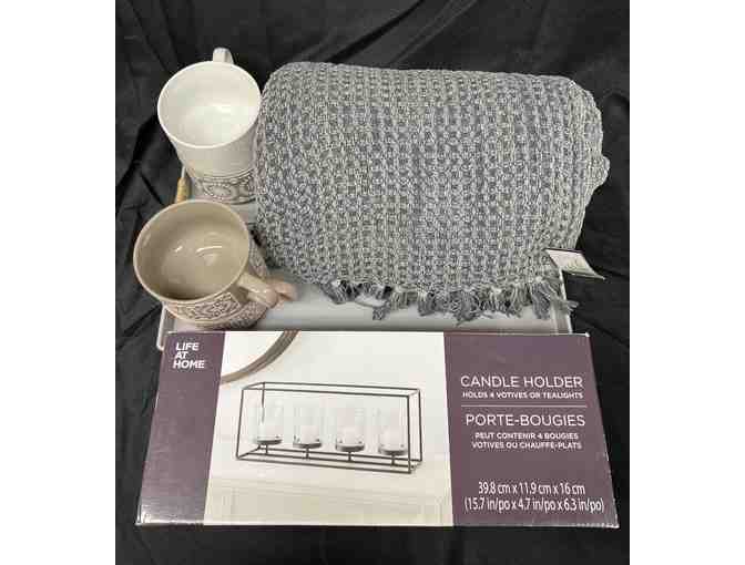 Wick'd Wax Creations Gift Basket with 4 mugs, Blanket, Tealight Holder