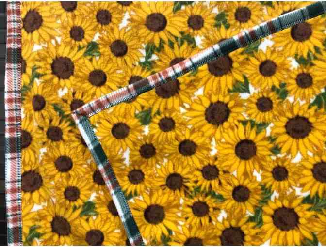 Finley Beth Fleece Blanket - Medium