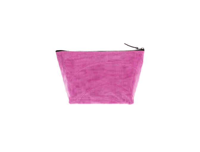 $100 Gift Card to GLAMD with a Make Up Bag