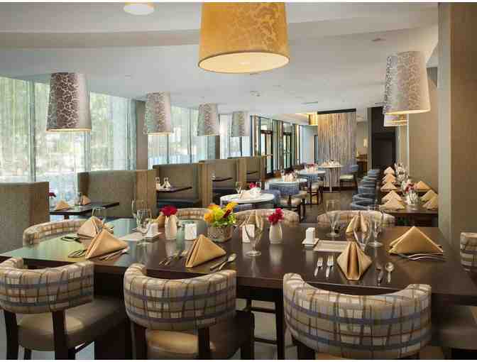 Crowne Plaza Hotel and Airport Parking