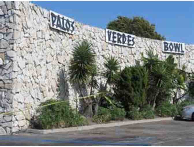 Palos Verdes Bowl - Party for 10 with pizza