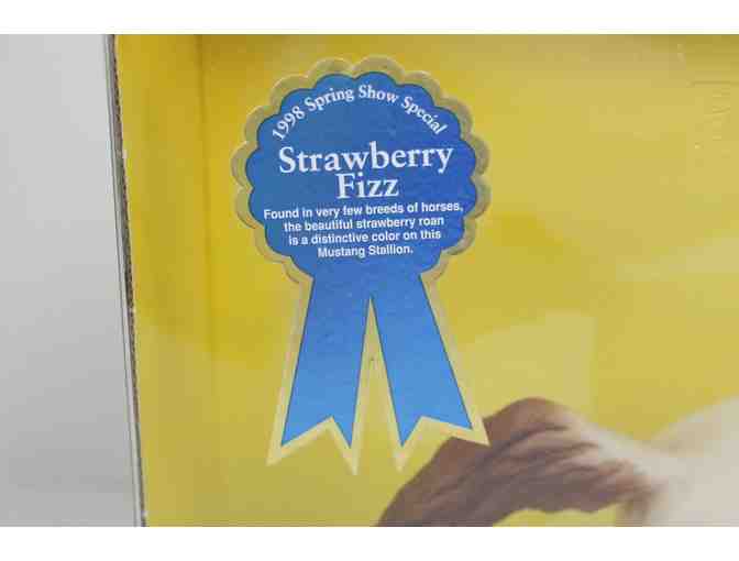 Breyer 1998 Strawberry Fizz Spring Show Special Collectible Horse