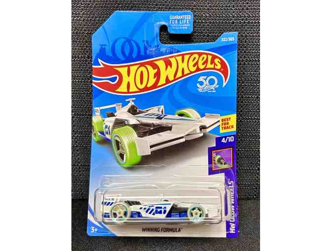 Hot Wheels Car Wash Bucket with Synthetic Oil Change from Lithia & Driveway #2