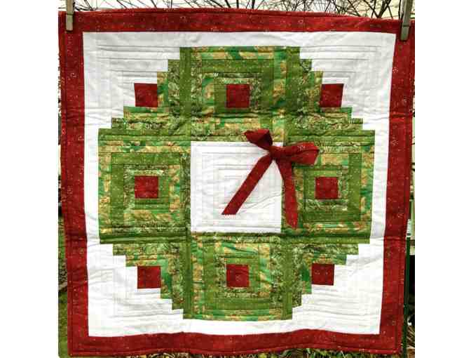 Vintage Holiday Wreath Patchwork Quilt Wall hanging - Photo 1