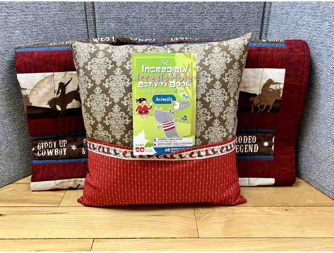 Quilted blanket and pillow w/pocket