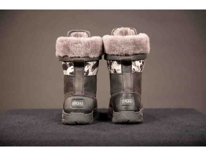 UGG Butte II Backcountry Camo Boots Kid's (Size 6 - Black)