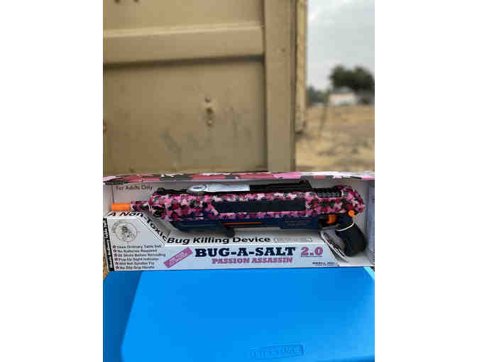 Bug-A-Salt PINK CAMOFLY 2.0
