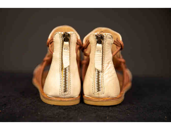 Koolaburra Santa Barbara Sandal (size 8 - tan)