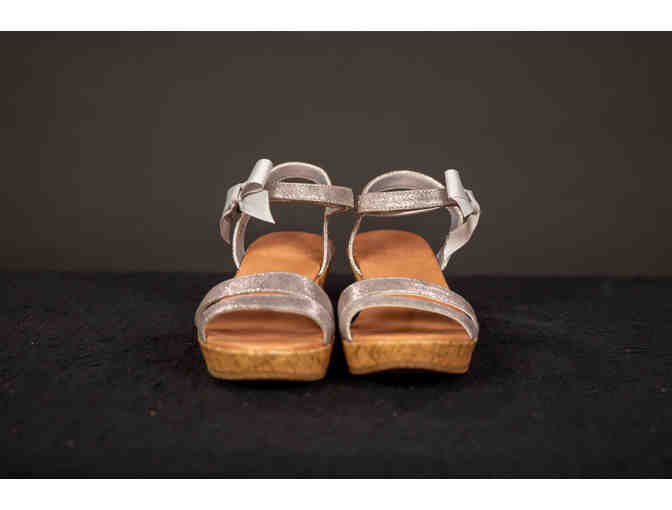 UGG I Heart Joblyn Crackle Textile Sandal w/Bow Kid's (Size 4 - Silver)