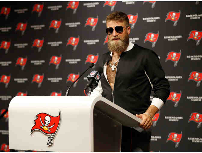 Thursday Night Football behind the scenes with Ryan Fitzpatrick '05!
