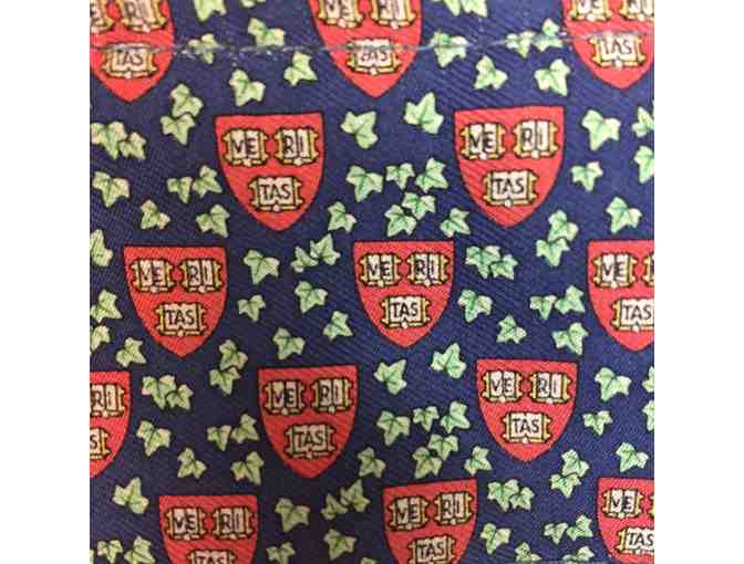 Vineyard Vines Bag - Harvard University Shield with Ivy (Blue)