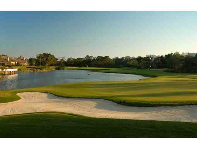 Club Pelican Bay - 3-some w/Food & Drinks!