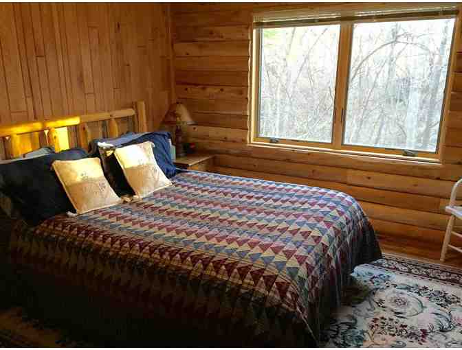 Huge Log Home 3 night Stay located in Wisconsin on the Lakefront