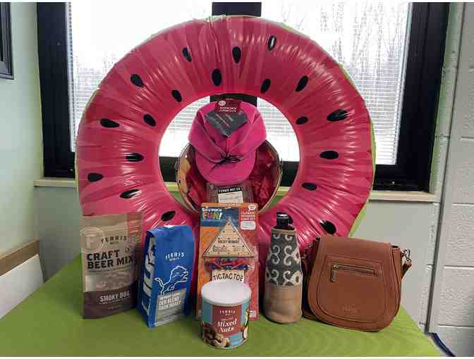 Beach Day Basket - Photo 1