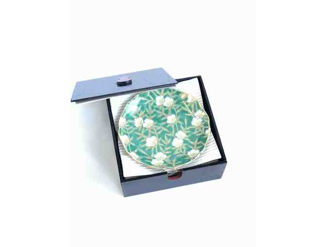 Small Blue Plates in Black Box