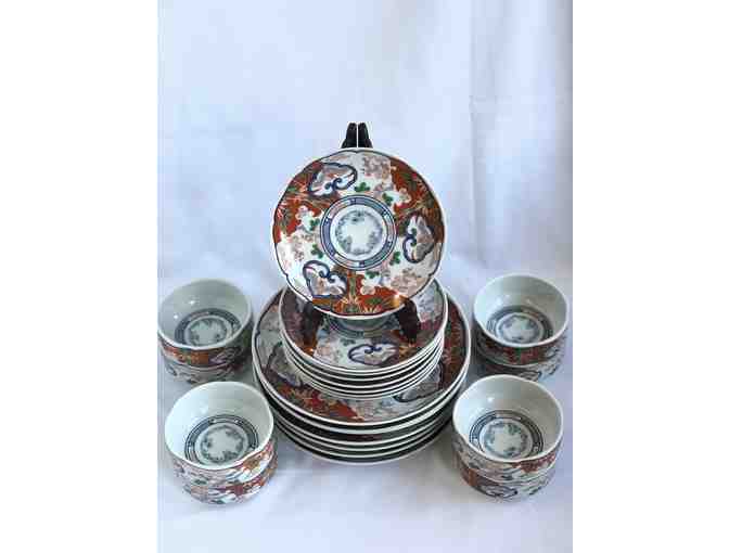 Classic Imari Patterned Dinner Ware (Set of 8)