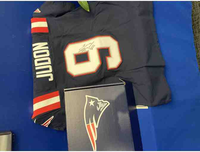 Autographed Patriots Jersey-Matthew Judon