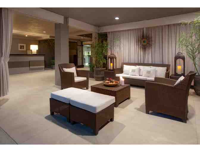 One-Night Accommodation in a Superior Room with Breakfast at Luxe Sunset Boulevard Hotel