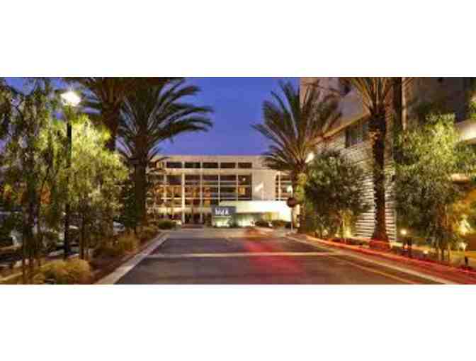 Two night stay at Hotel MdR in a deluxe room with breakfast for two and parking