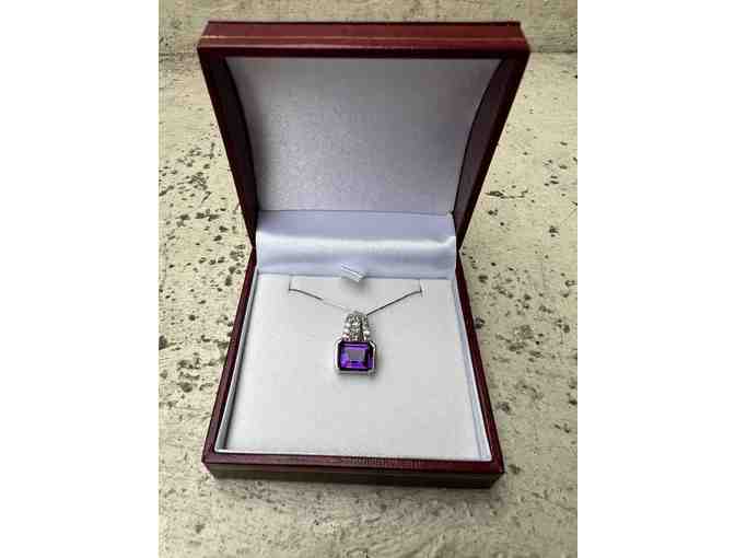 Vibrant amethyst and diamond pendant set in 14k white gold - Photo 1